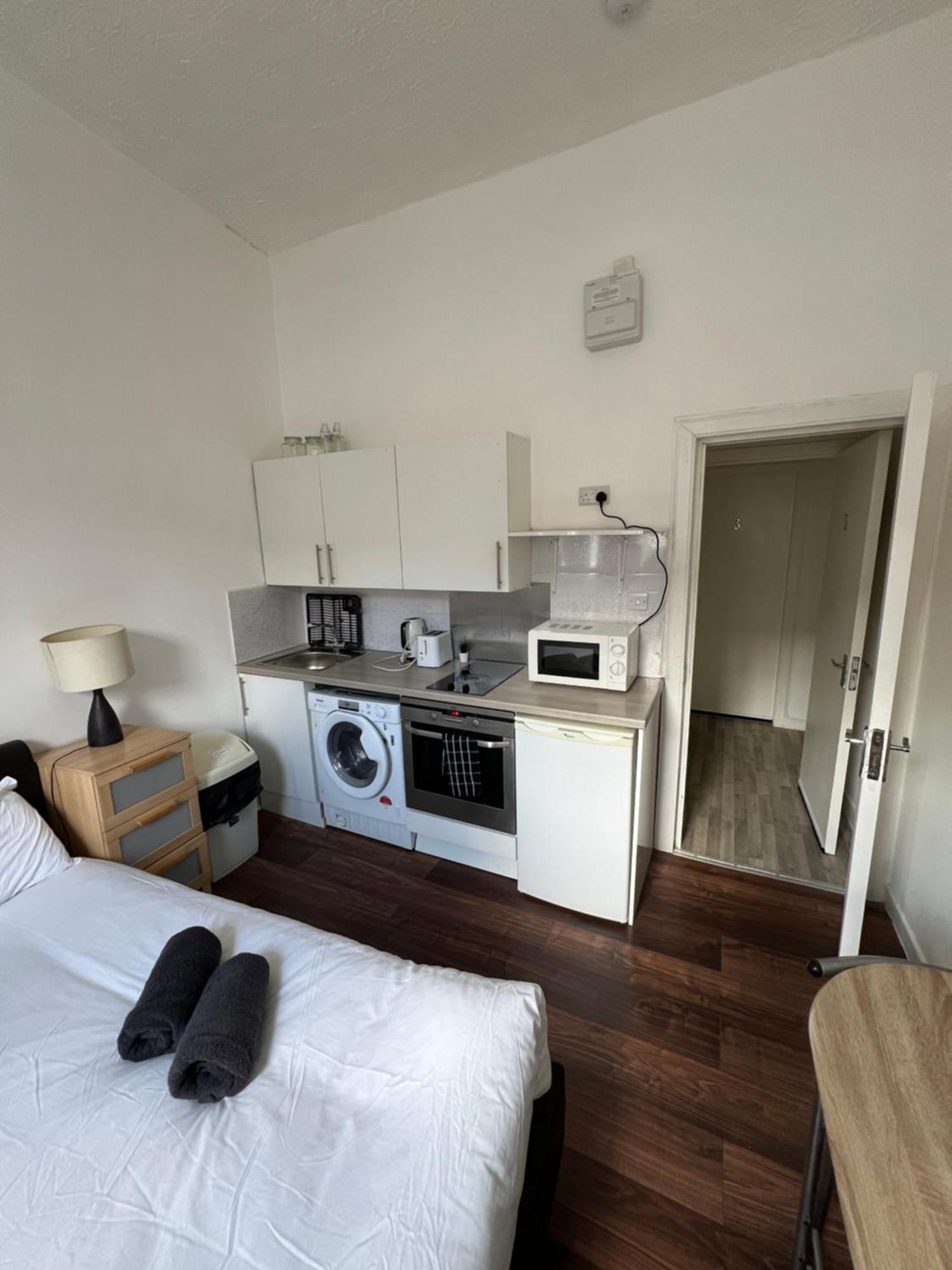 Great Western Road Studio With En Suite Glasgow Exterior foto