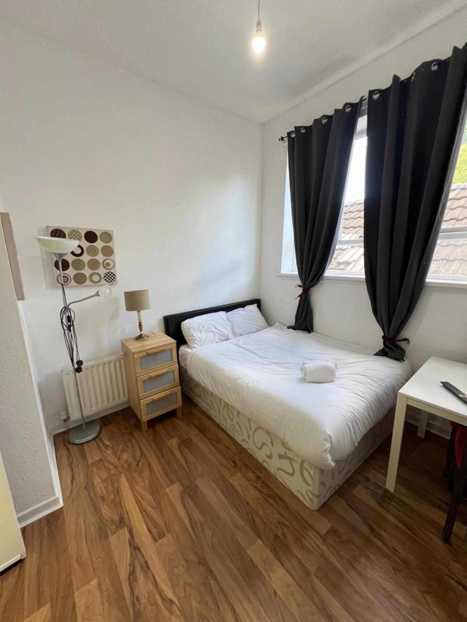 Great Western Road Studio With En Suite Glasgow Exterior foto